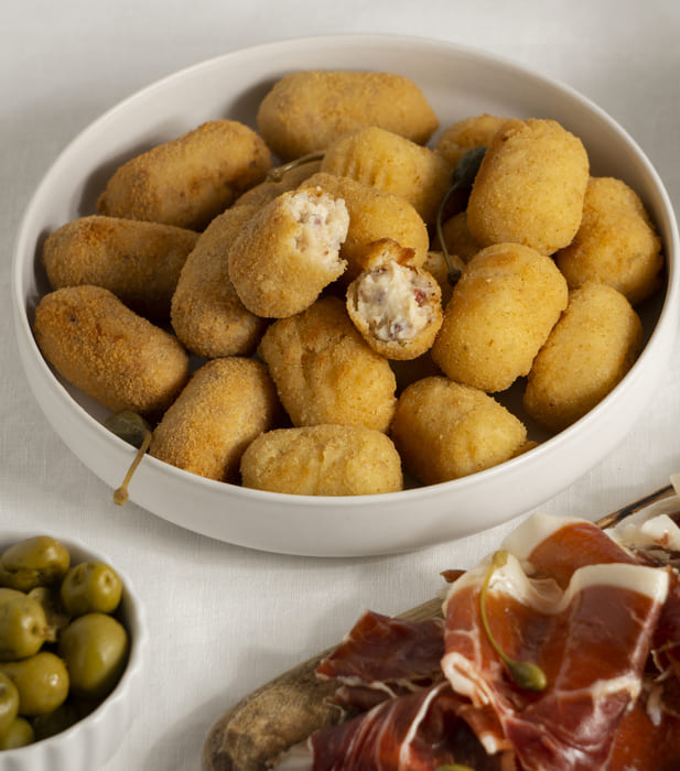 Lee más sobre el artículo Croquetas de jamón ibérico, como las de la abuela.